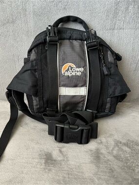 Alpine Black/Grey Compact Hiking BeltPack
